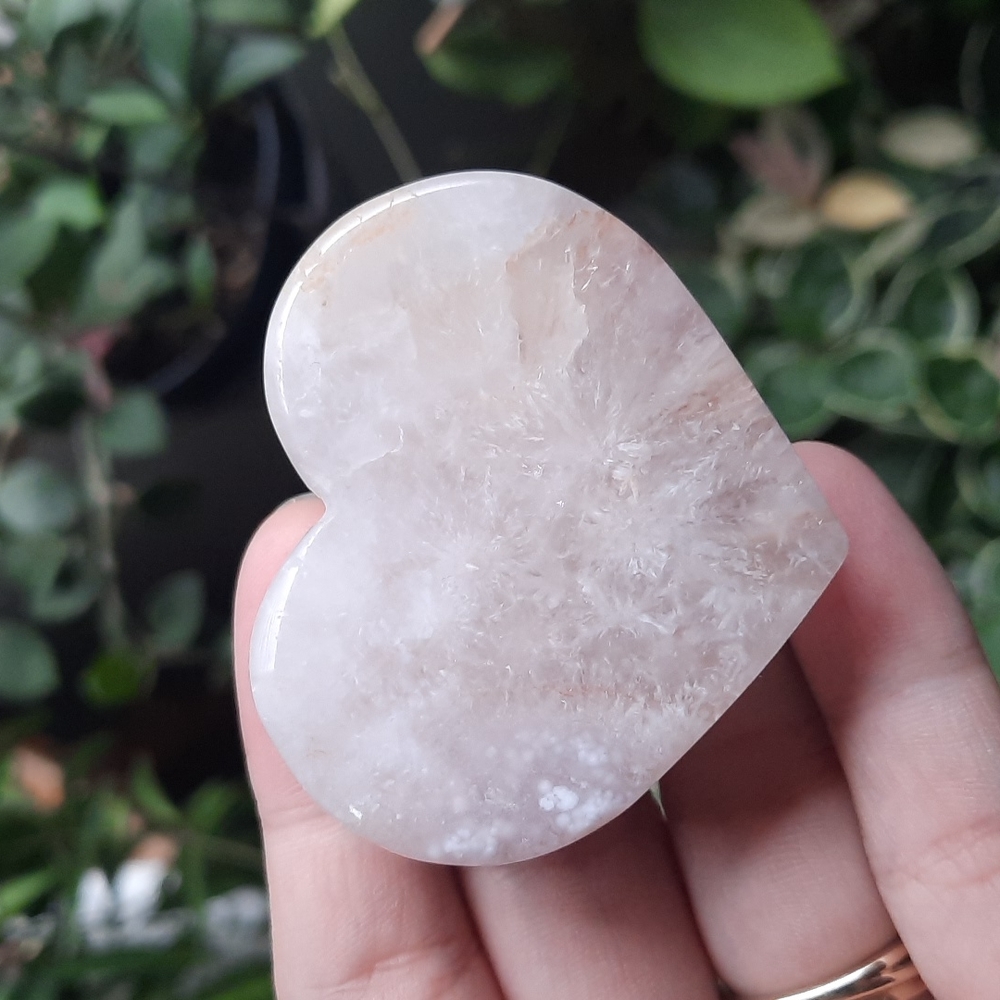 Minimal Flower Agate Crystal Heart Shape